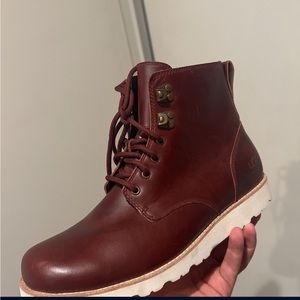 BRAND NEW- UGG HANNEN TL CORDOVAN BOOTS